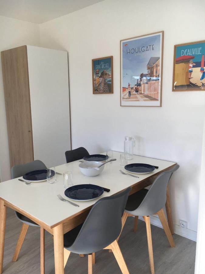 Beautiful Apartment With Gardenlk Cabourg Eksteriør bilde